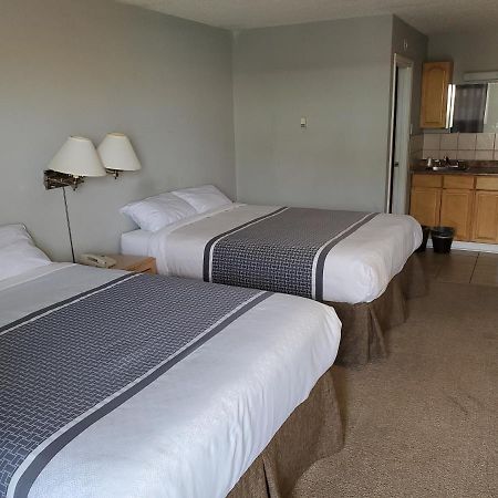 Wild Rose Country Inn Grande Prairie Esterno foto
