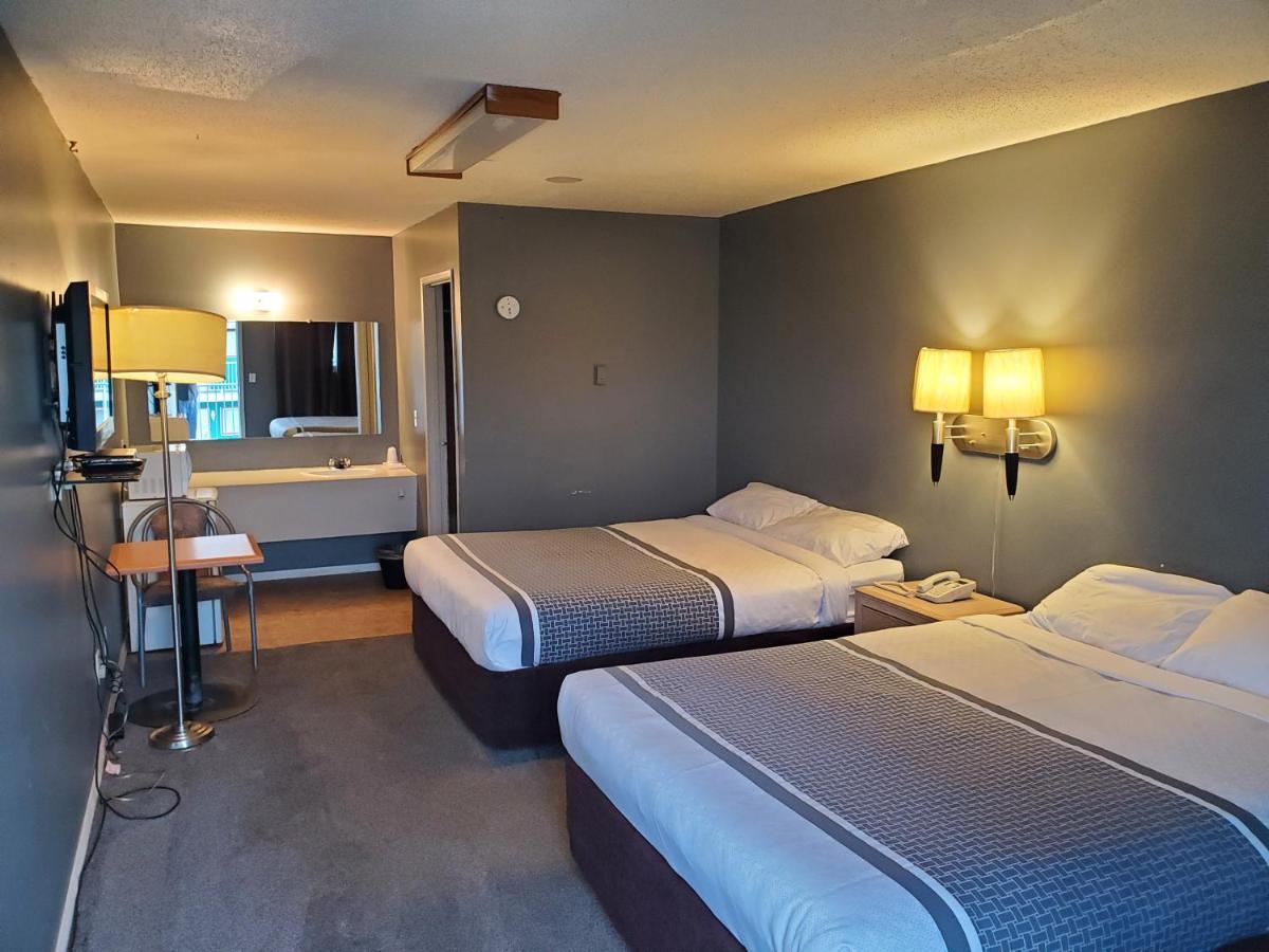 Wild Rose Country Inn Grande Prairie Esterno foto