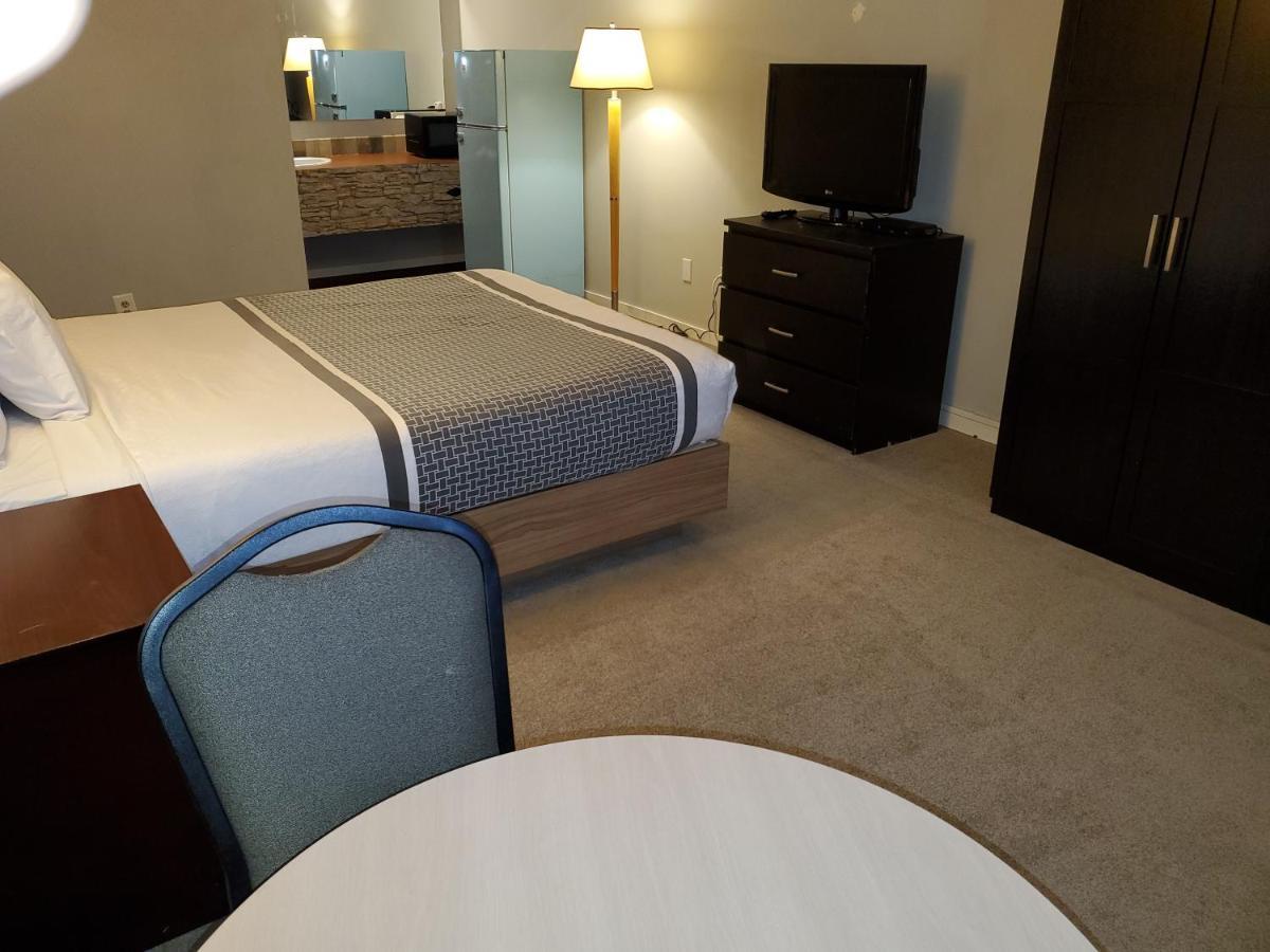 Wild Rose Country Inn Grande Prairie Esterno foto