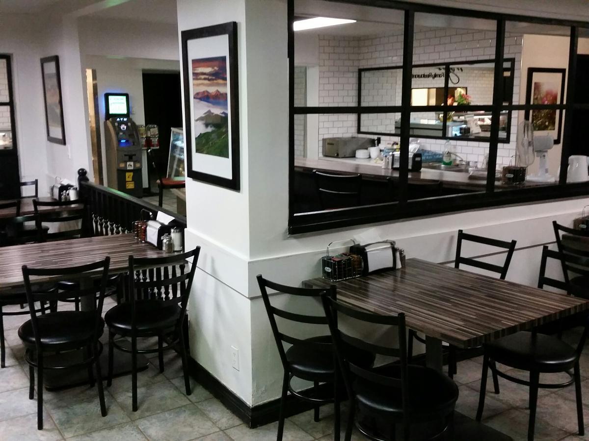Wild Rose Country Inn Grande Prairie Esterno foto
